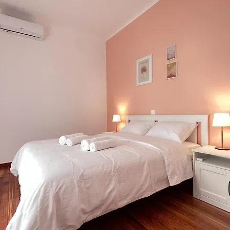 3 Bedroom Near Flisvos Apartment