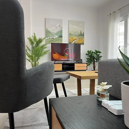 3 Bedroom Near Flisvos Apartment Athen